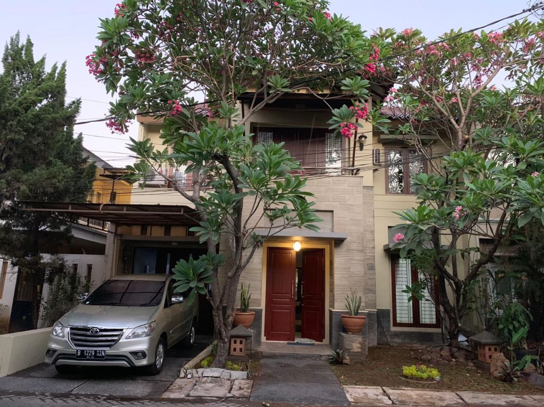 2 Floor house in Compound Pejaten Barat Kemang